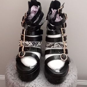 Azalea Wang Mad-Black Multi "Buckle Up" Chunky Sandal